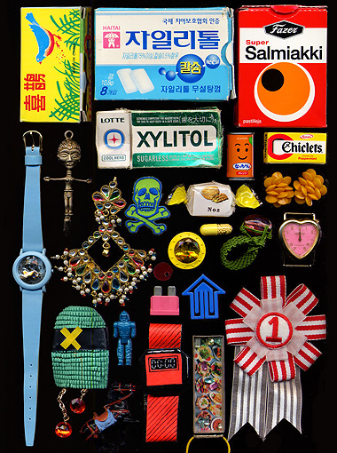 collage with jewellery, collage with fascinating objects, 