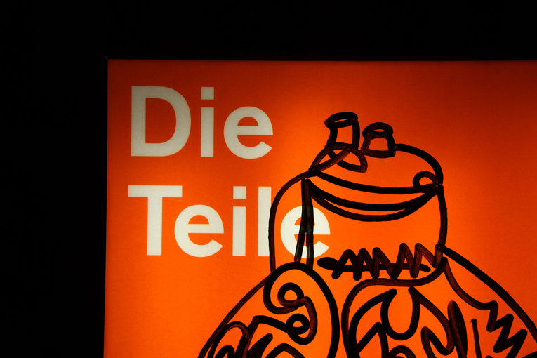 Denise J. Reytan, Illustration, Citylight Plakate, Kunstgewerbemuseum Dresden, one liner, handcrafted posters, reytan, Denise Reytan, M23, Teile des Ganzen, 